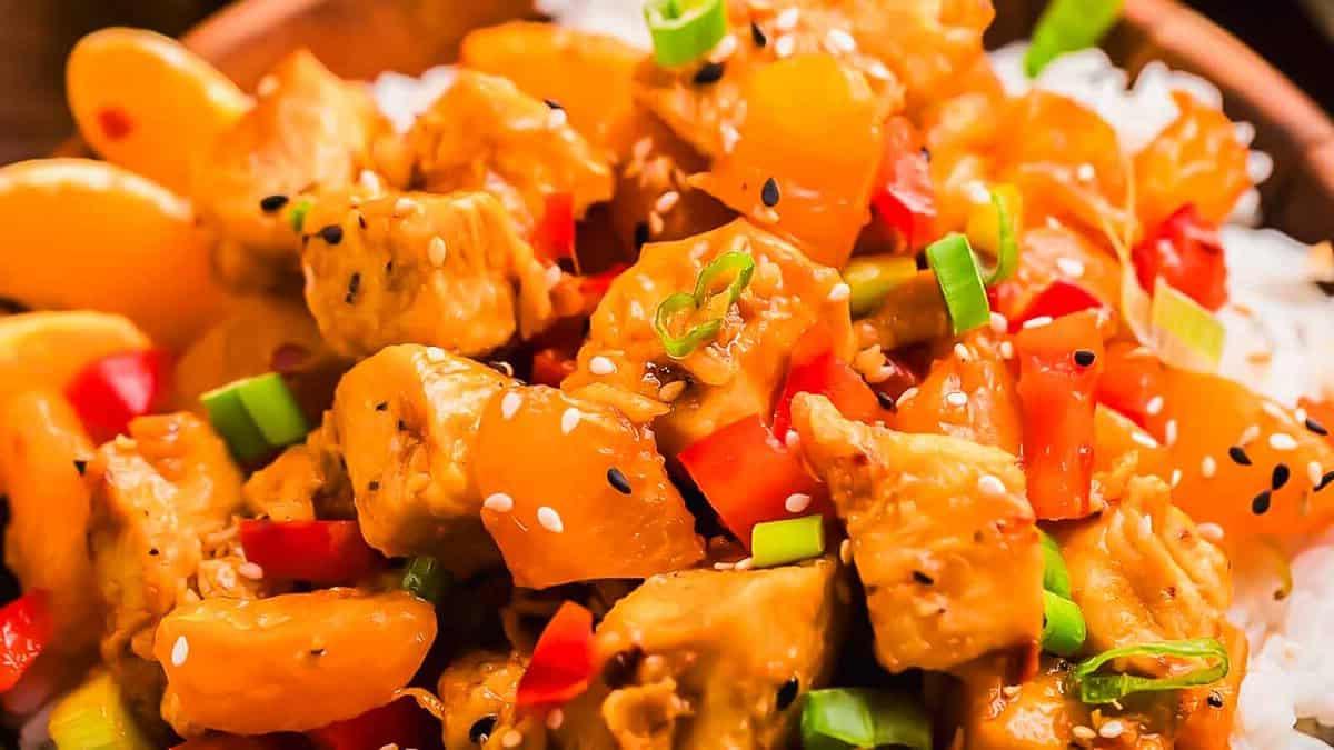 **Wok: 23 Ασιατικά Πιάτα που θα ξεπεράσουν το Takeout** 18 Ζουμερό κοτόπουλο μανταρίνι με λαμπερή, γλυκόξινη σάλτσα, έτοιμο σε λιγότερο από 30 λεπτά.