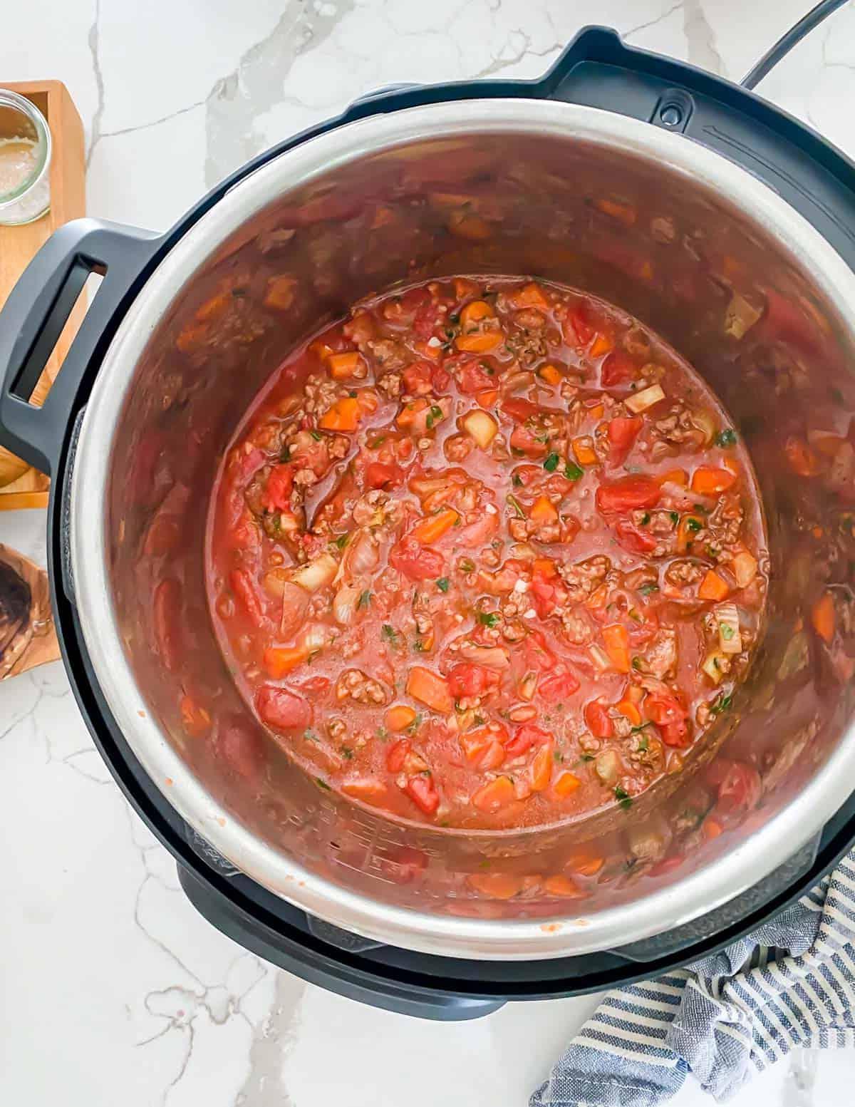 Bolognese Instant Pot: Έτοιμη σε 30 λεπτά Σάλτσα μπολονέζ μετά το μαγείρεμα στο Instant Pot για 30 λεπτά.