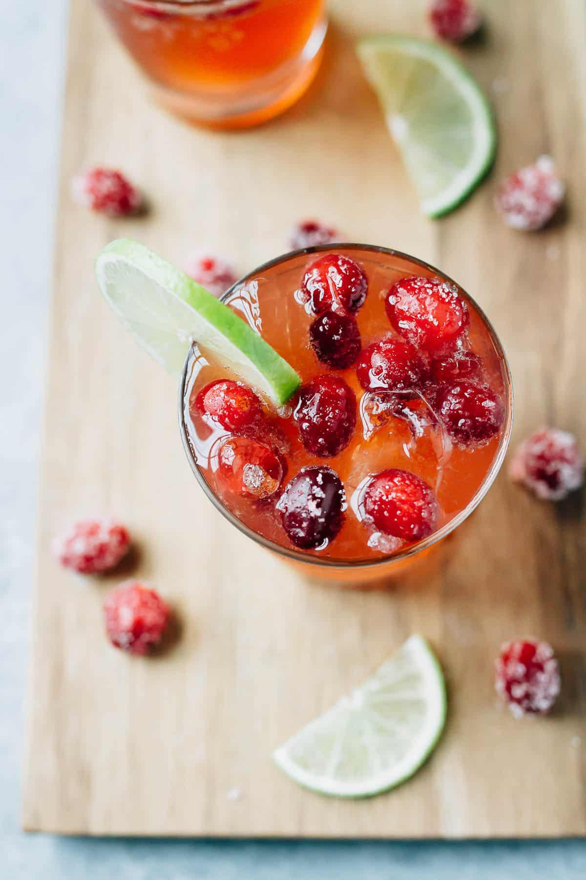 sparkling-vodka-cranberry-with-lime sparkling-vodka-cranberry-with-lime