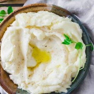 Σκορδάτος Πουρές Γιούκα 2 Πουρές Γιούκα με Σκόρδο.