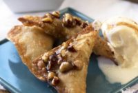 Crispy Apple Pie Wonton Bites