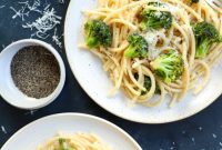 Vibrant Bucatini Cacio e Pepe with Broccoli