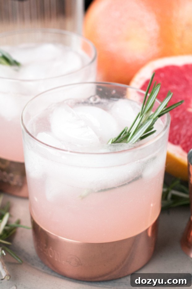 Verdant Blush Fizz 2 Rosemary Grapefruit Gin Fizz | A delightful winter cocktail with gin, grapefruit, and rosemary