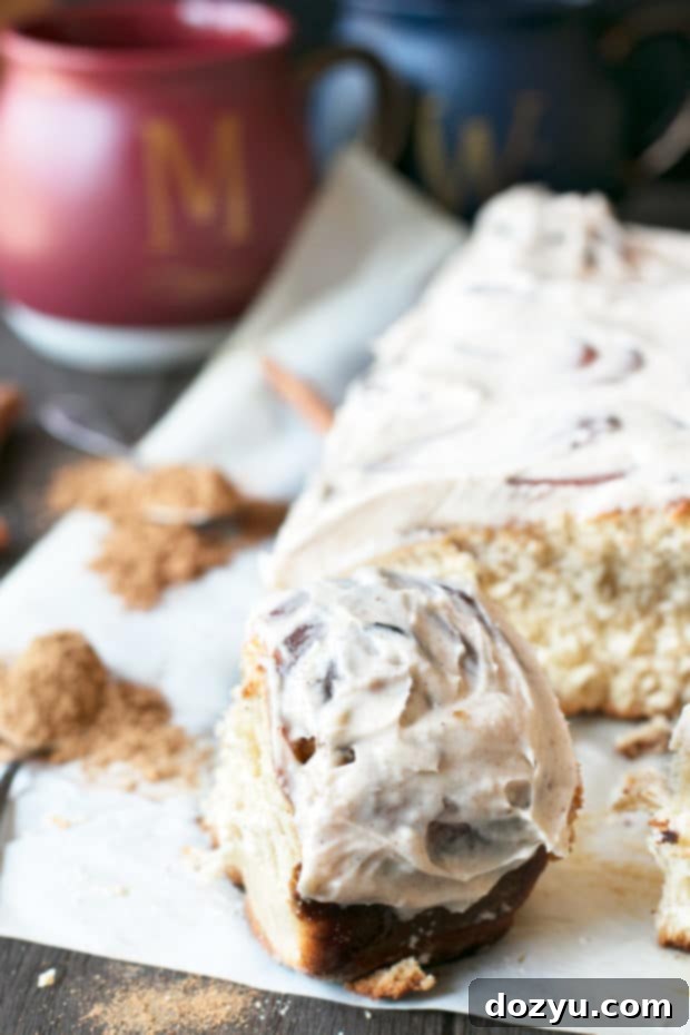 Chai Pumpkin Spice Cinnamon Rolls | cakenknife.com #pumpkinspice #chaispice #fall #breakfast