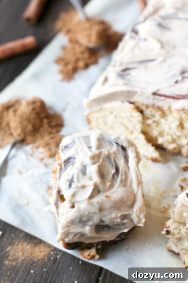 Chai Pumpkin Spice Cinnamon Rolls | cakenknife.com #pumpkinspice #chaispice #fall #breakfast