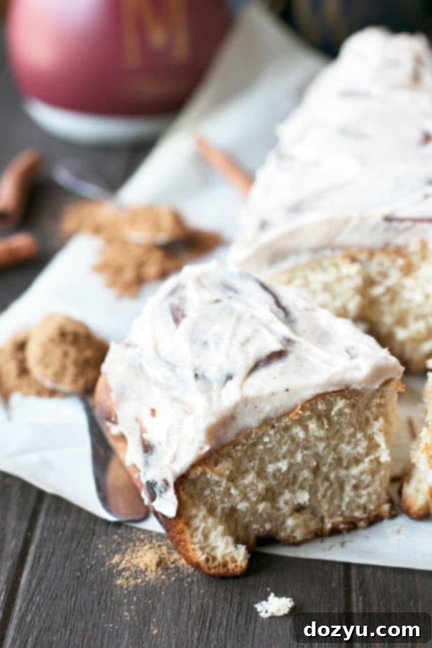 Autumn Chai Pumpkin Spice Cinnamon Rolls 6 Chai Pumpkin Spice Cinnamon Rolls | cakenknife.com #pumpkinspice #chaispice #fall #breakfast