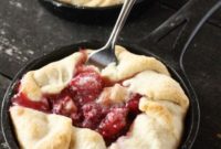 Sweet and Tart Raspberry Rhubarb Mini Tarts