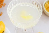 Sip on Perfection: The Bee’s Knees Cocktail