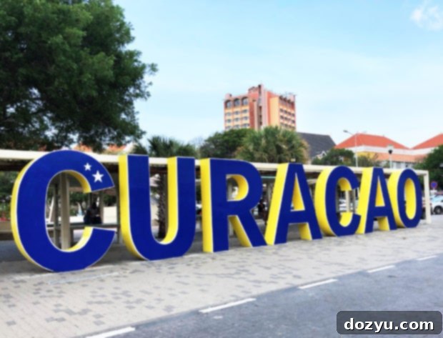 Curaçao in a Day: Your Perfect Itinerary 3 Curaçao'nun ikonik renkli tabelası ve şehir manzarası