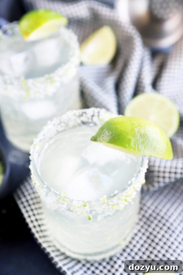 Cocktails in glasses with limes photo